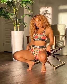 Suzette James feet photo 14