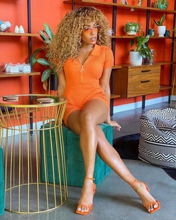 Suzette James feet photo 16
