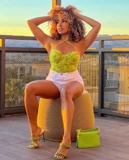 Suzette James feet photo 20
