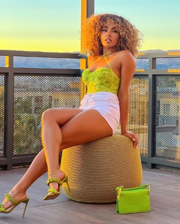 Suzette James feet photo 19