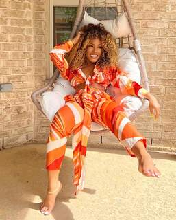 Suzette James feet photo 5