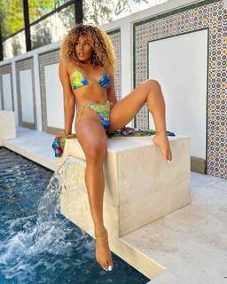 Suzette James feet photo 19