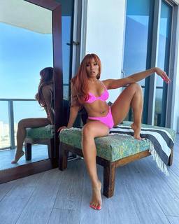 Suzette James feet photo 9