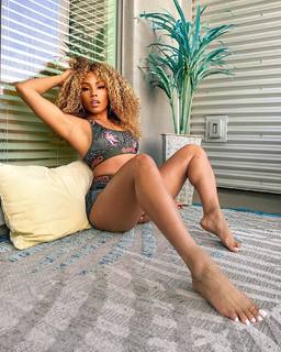Suzette James feet photo 5