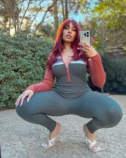 Suzette James feet photo 19