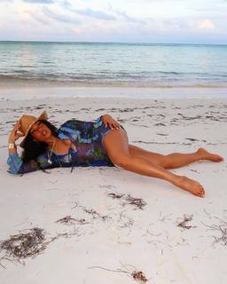 Suzette James feet photo 11