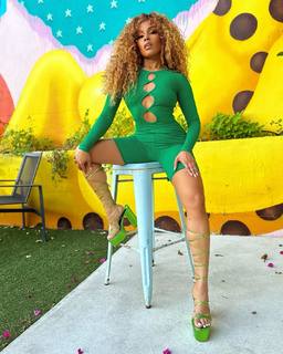 Suzette James feet photo 15