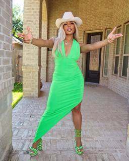 Suzette James feet photo 1