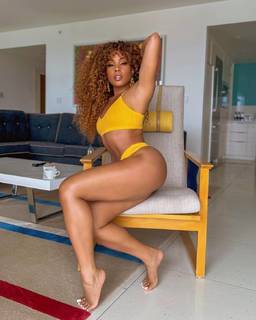 Suzette James feet photo 1