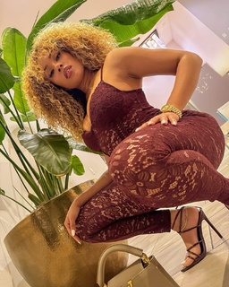 Suzette James feet photo 18