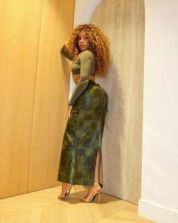 Suzette James feet photo 10