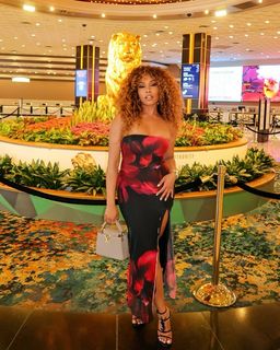 Suzette James feet photo 9