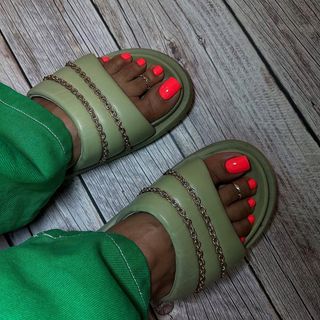 Suzette James feet photo 16