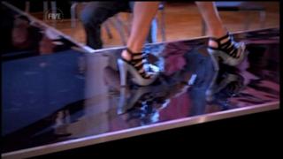 Suzi Perry feet photo thumbnail