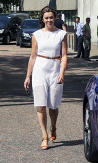 Suzi Perry feet photo thumbnail