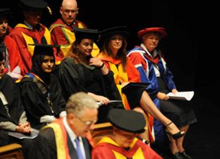 Suzi Perry feet photo thumbnail