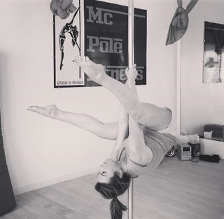 Suzi Perry feet photo thumbnail