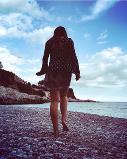 Suzi Perry feet photo thumbnail