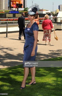 Suzi Perry feet photo thumbnail