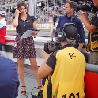 Suzi Perry feet photo thumbnail