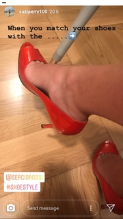 Suzi Perry feet photo thumbnail