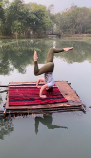 Suzi Perry feet photo thumbnail