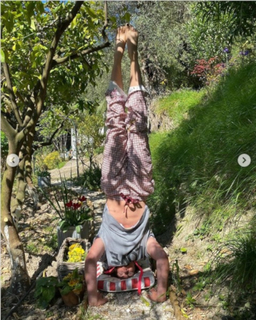 Suzi Perry feet photo thumbnail