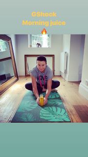 Suzi Perry feet photo thumbnail