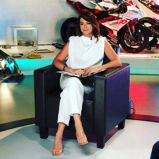 Suzi Perry feet photo thumbnail