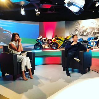 Suzi Perry feet photo thumbnail