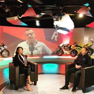 Suzi Perry feet photo thumbnail