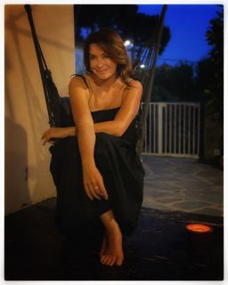 Suzi Perry feet photo thumbnail