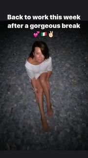 Suzi Perry feet photo thumbnail