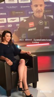 Suzi Perry feet photo thumbnail