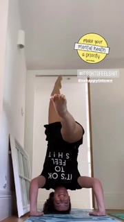 Suzi Perry feet photo thumbnail