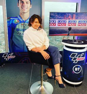 Suzi Perry feet photo thumbnail