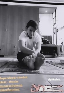 Suzi Perry feet photo thumbnail