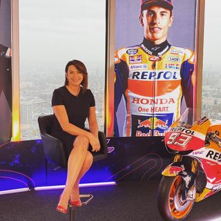 Suzi Perry feet photo thumbnail