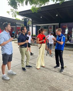 Suzi Perry feet photo thumbnail