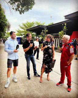 Suzi Perry feet photo thumbnail