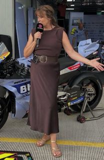 Suzi Perry feet photo thumbnail