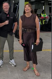 Suzi Perry feet photo thumbnail