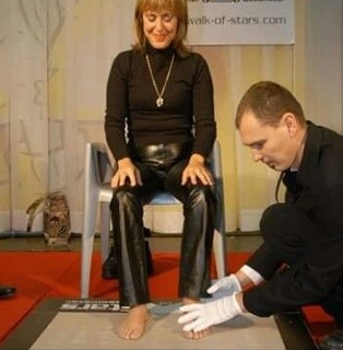 Suzi Quatro feet photo 12