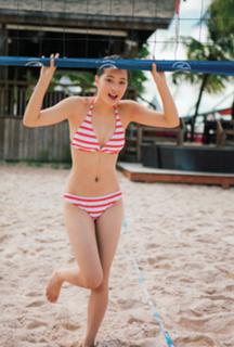 Suzu Hirose feet photo 1