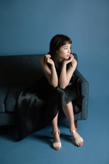 Suzu Hirose feet photo 4