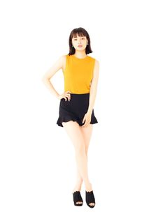 Suzu Hirose feet photo 8