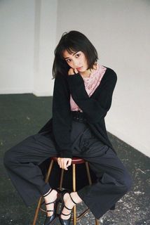 Suzu Hirose feet photo 5