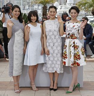 Suzu Hirose feet photo 18