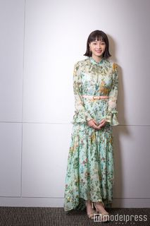 Suzu Hirose feet photo 10
