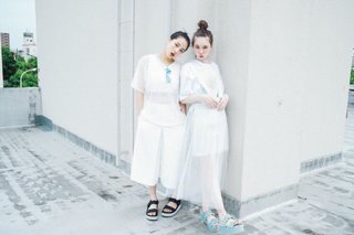 Suzu Hirose feet photo 3